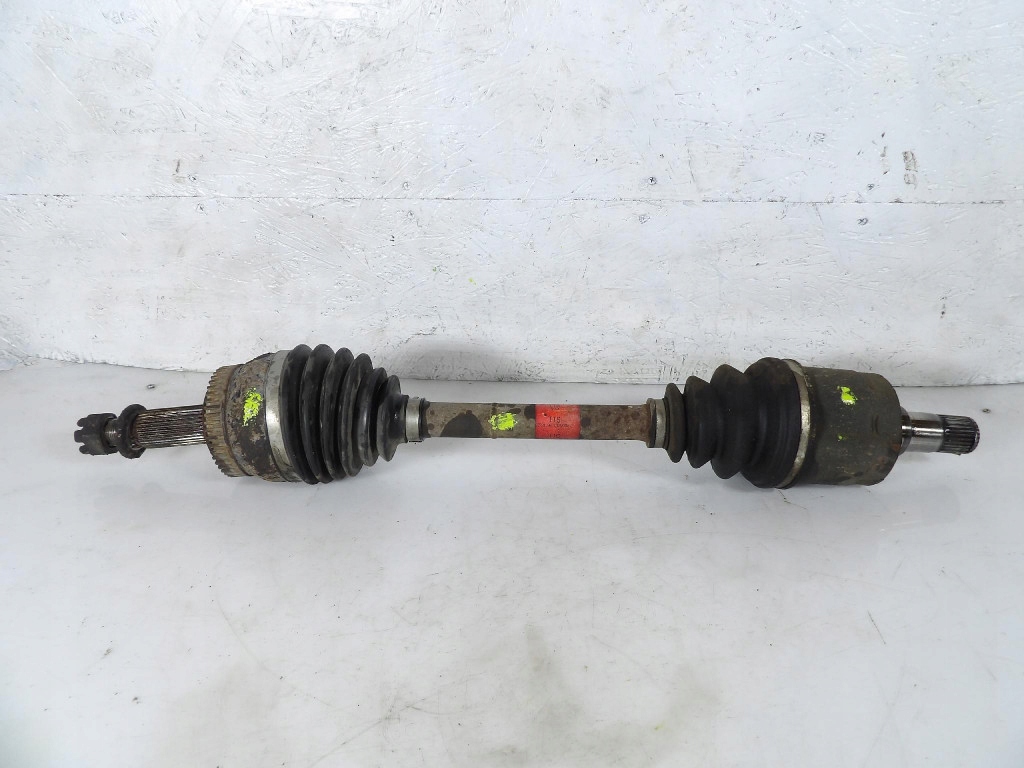 HYUNDAI TUCSON and 2.0CRDI 4WD semi-axis left front