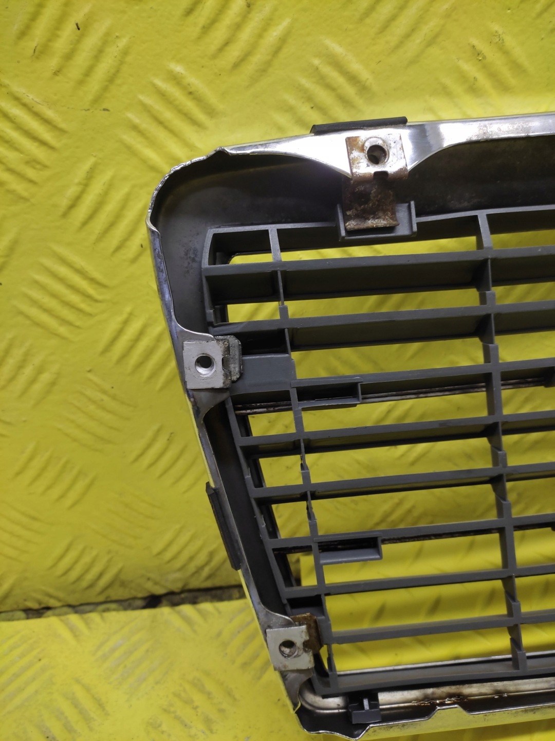 MERCEDES C 220 Grille