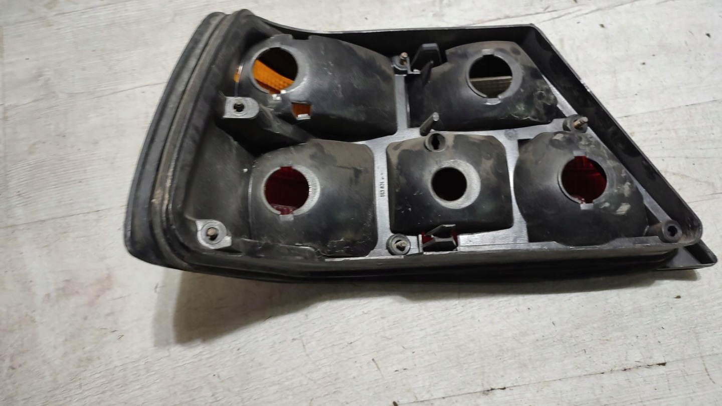 light right rear part Mercedes w124