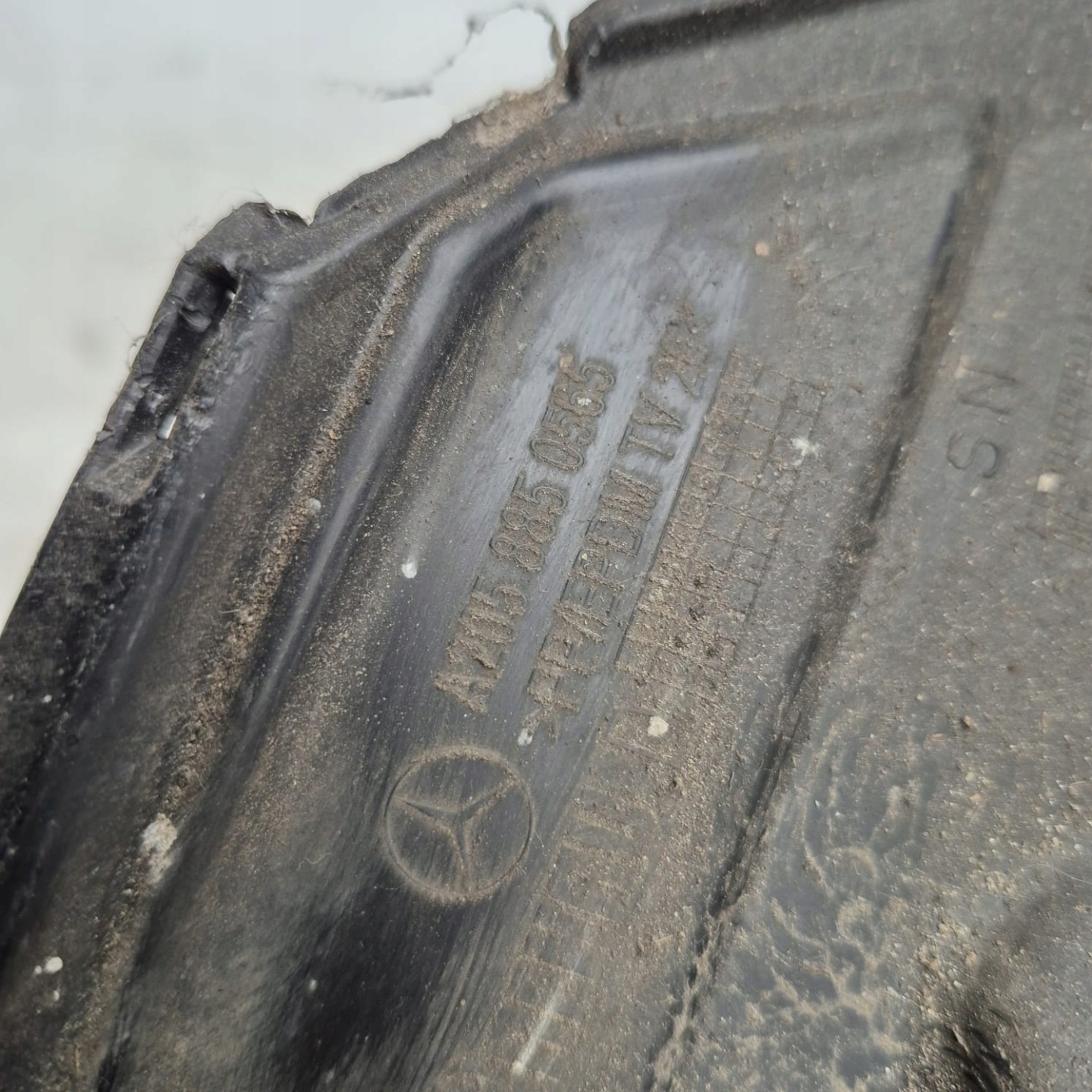 MERCEDES C KLASA W205 14- bumper bracket left front A2058850565