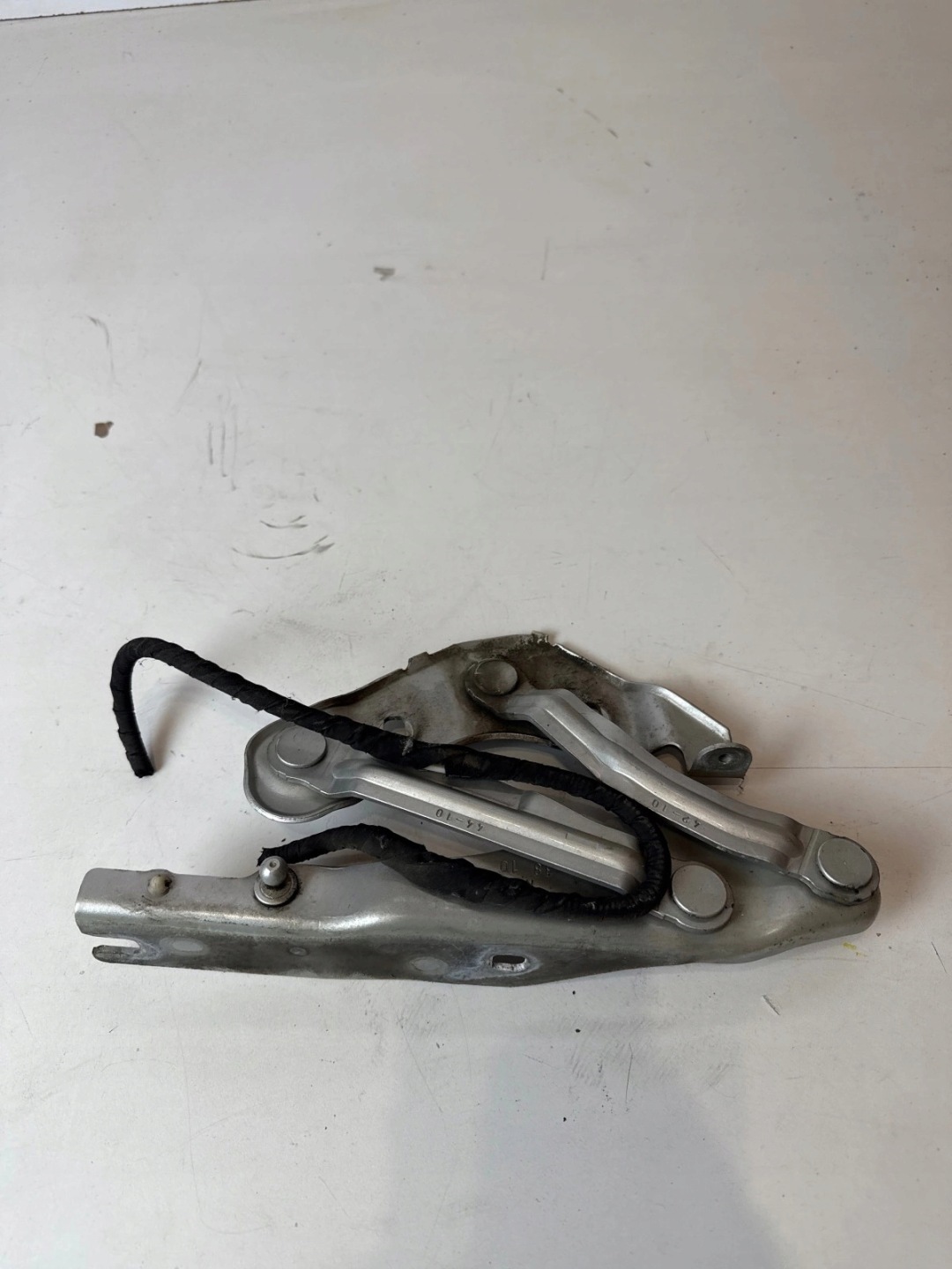 hinge bonnets front front right Audi A1 8X