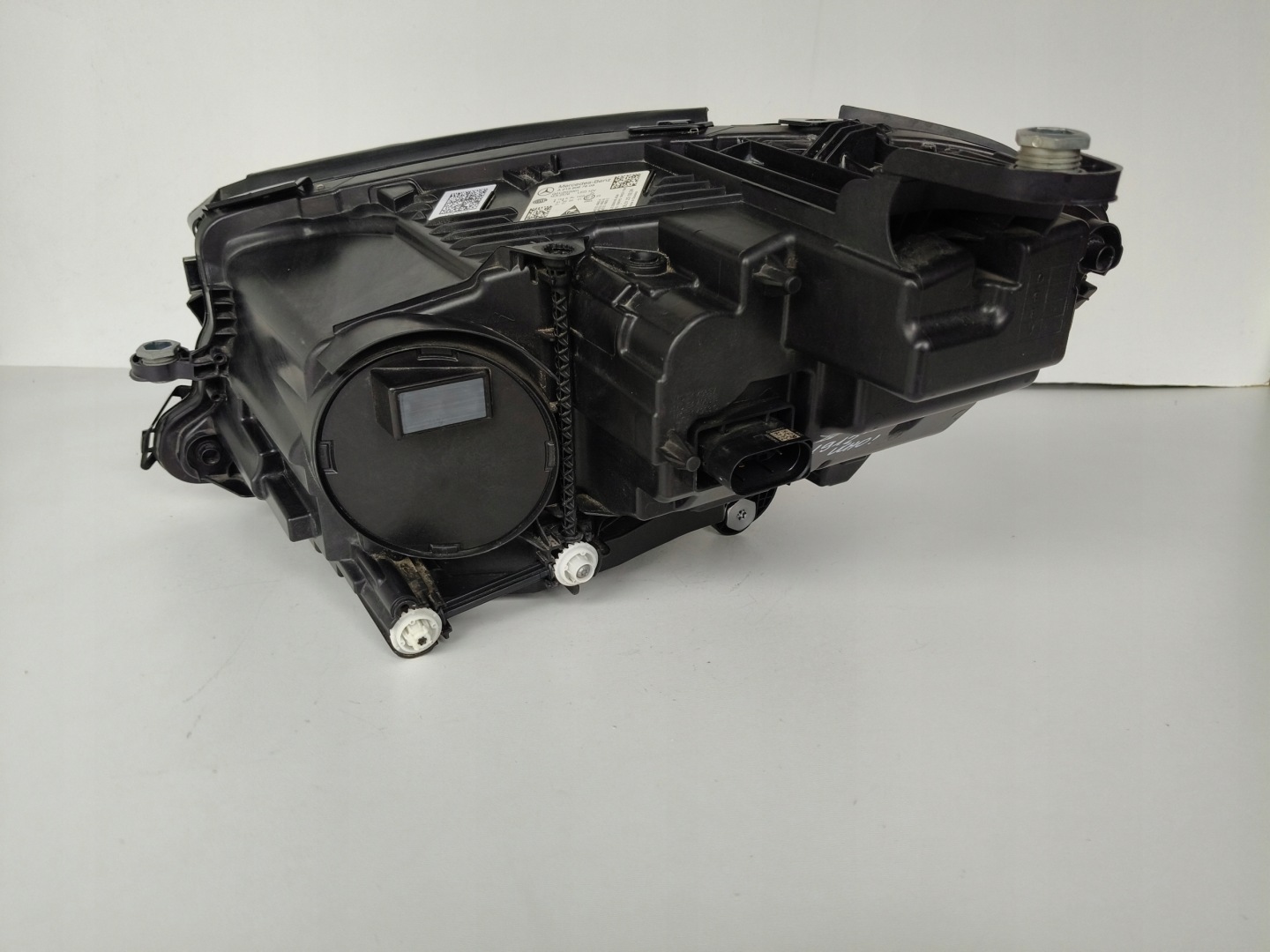light right REFLEKTOR MERCEDES E-KLASA W213 20- LIFT FULL LED