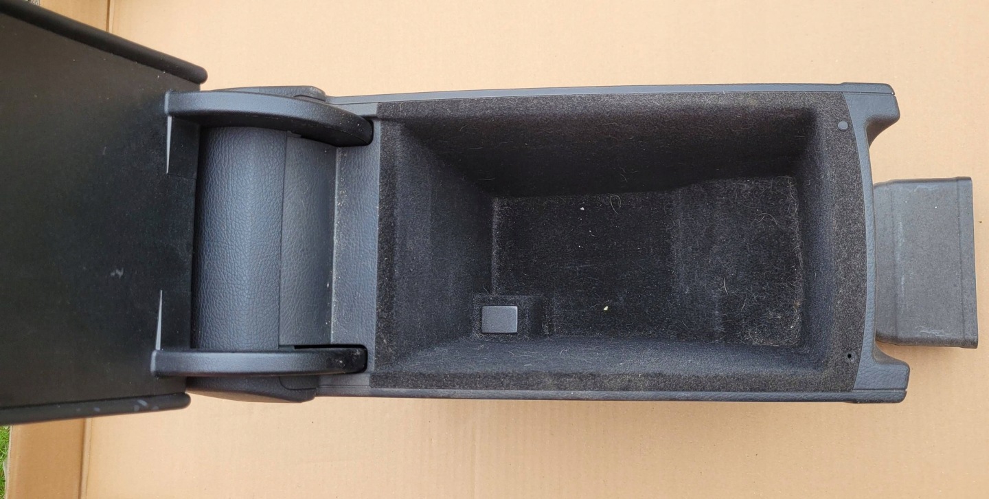armrest VW PASSAT B7 3AC863241D