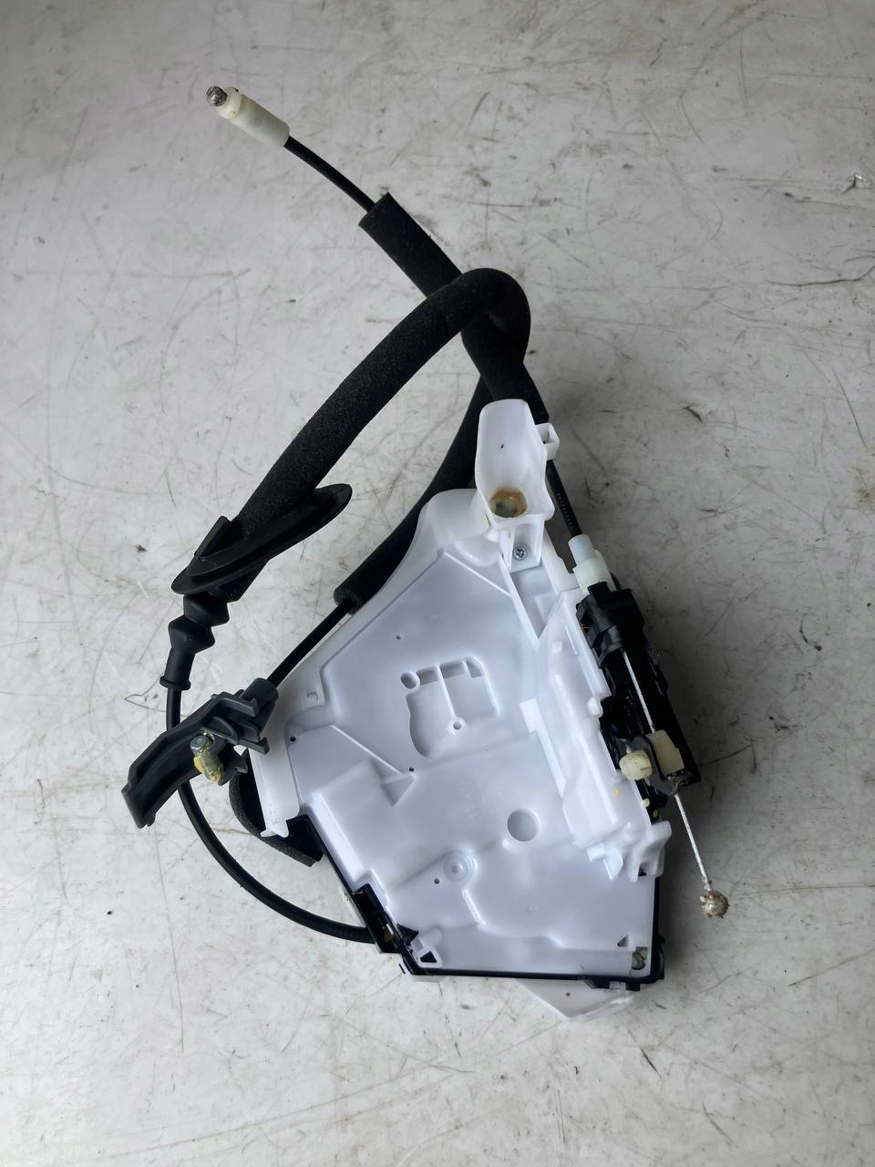 lock door left front RENAULT ARKANA EUROPA 805036862R