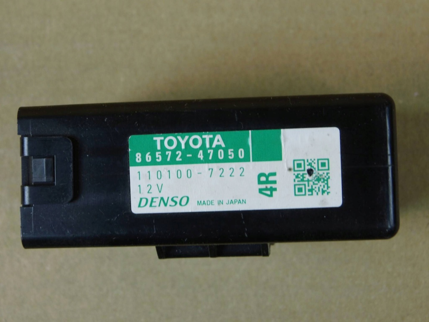 Toyota Prius III XW30 module computer control unit relay 86572-47050