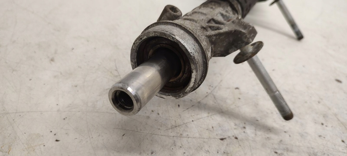 Boîte direction Citroen C4 et 1,6 HDI