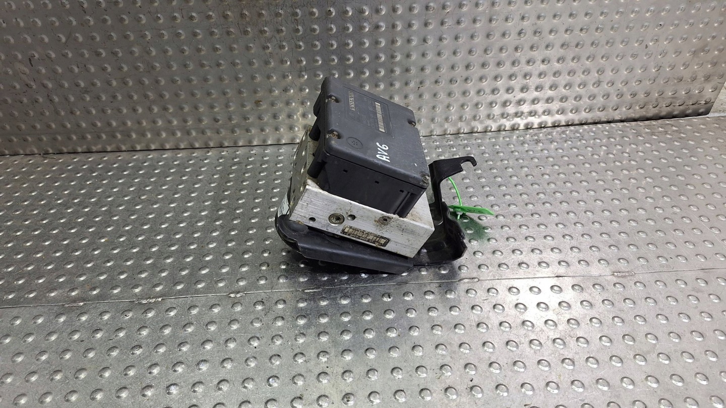 pump control unit ABS 9472102 9472100 VOLVO S70 V70 XC70 97