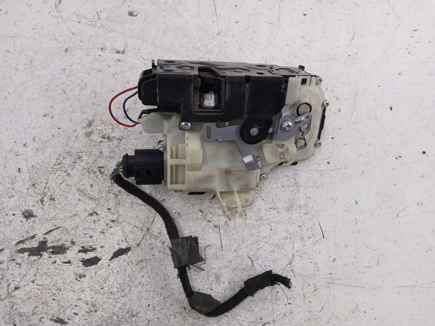 VW GOLF IV BORA lock door left front