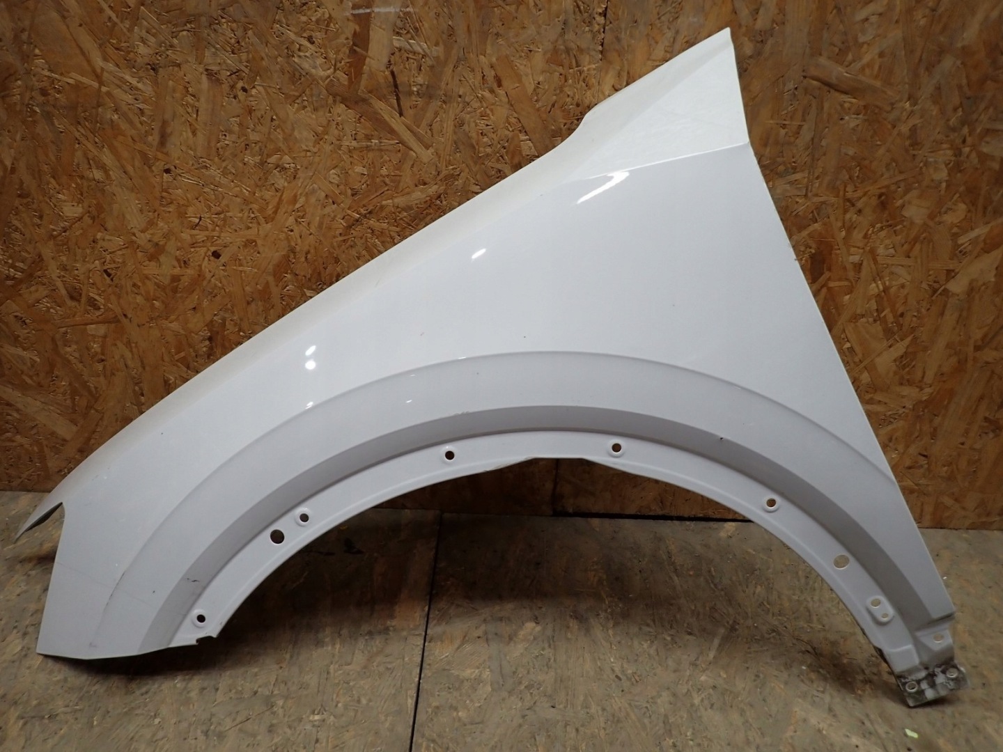 fender left front front AUDI Q2 81A GAB 2016- 81A821105