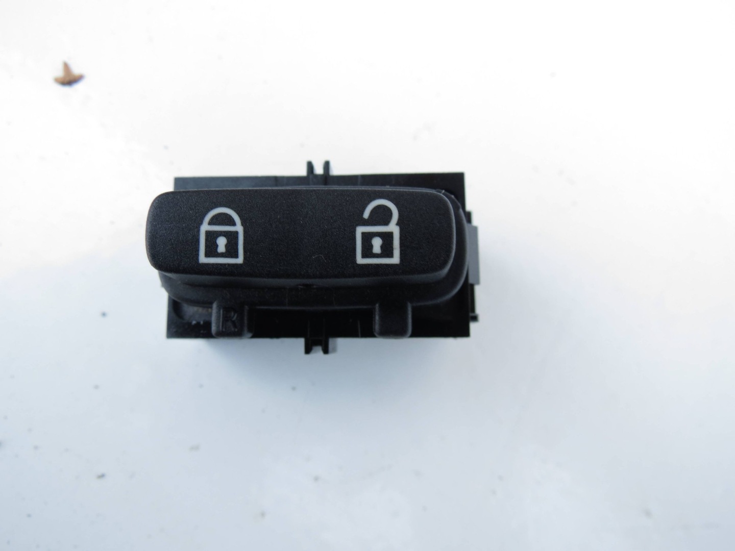 button BLOKADY door VOLVO V70 III 30710476