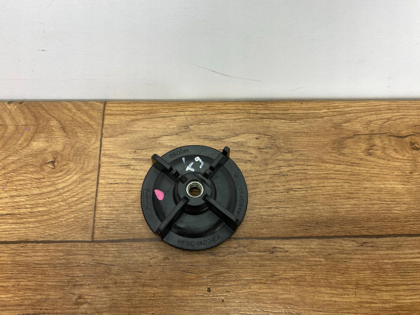 Vis Roues de la roue de secours Ford Escape IV 2020+