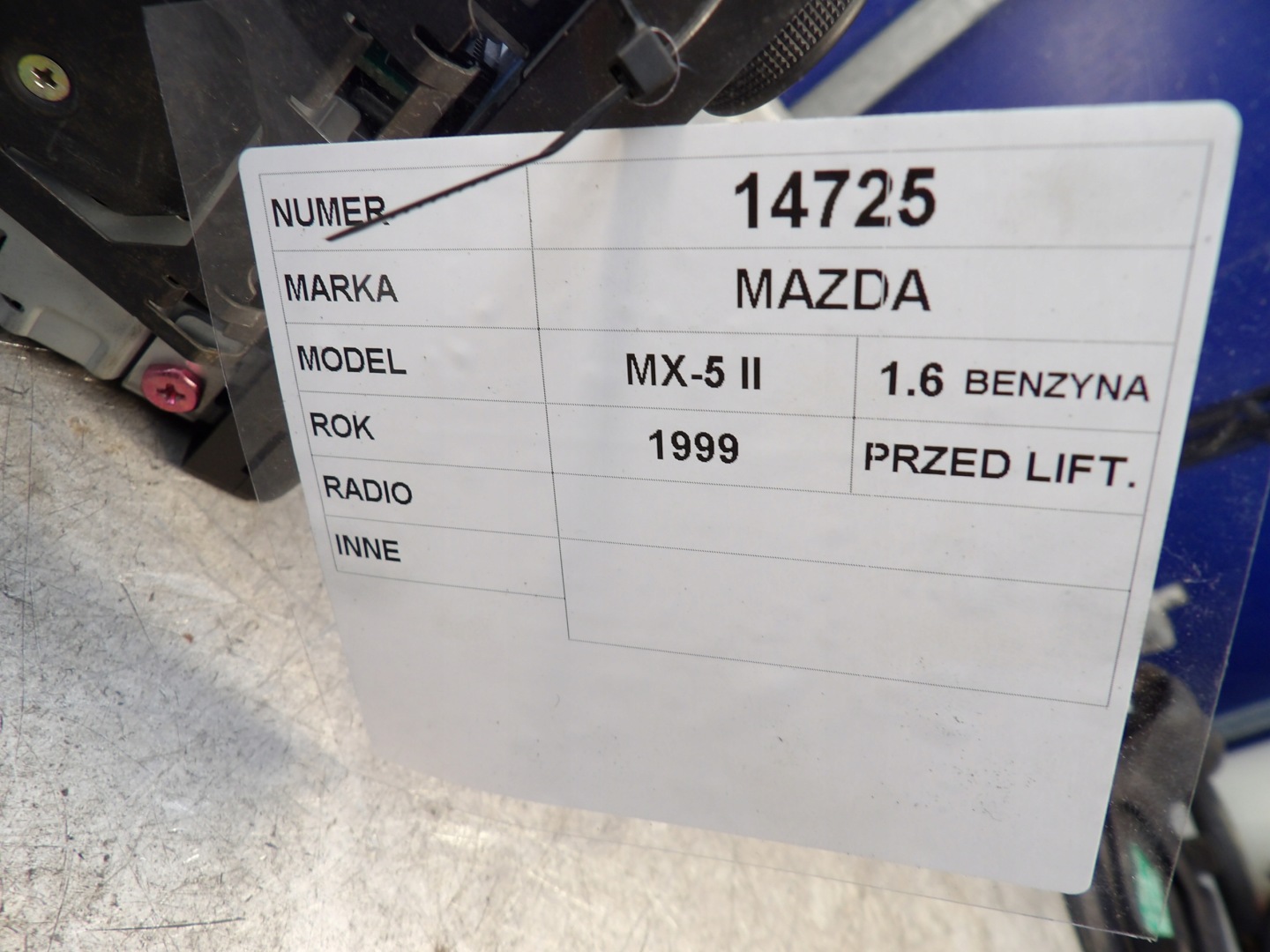 Mazda MX5 II radio 1,6B