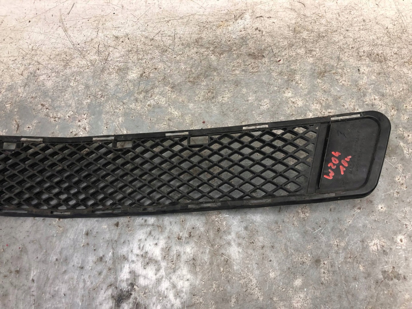 grid of a bumper front MERCEDES W204 A2048852123