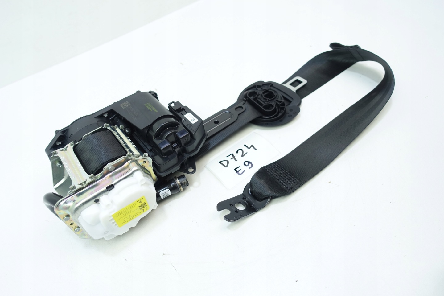 tension belt safety right front AUDI A3 8Y 20