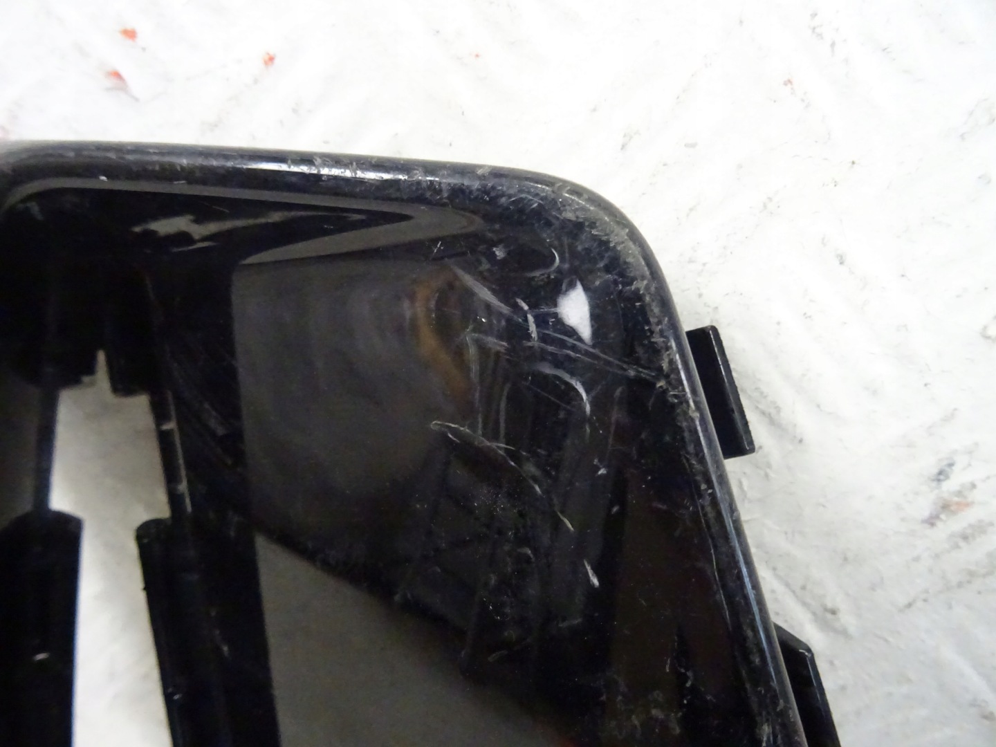 grid of a bumper front front right AUDI Q6 E-TRON S-LINE 85H807968