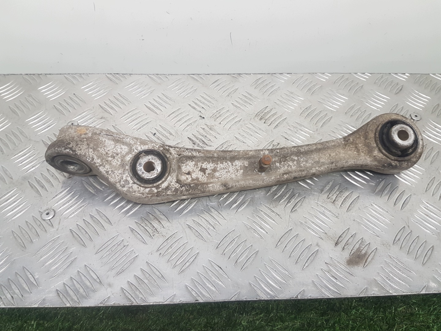 arm left front AUDI A6-C7