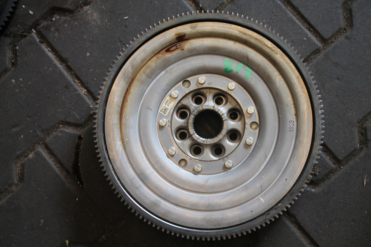 818. wheel flywheel MERCEDES A6540301101