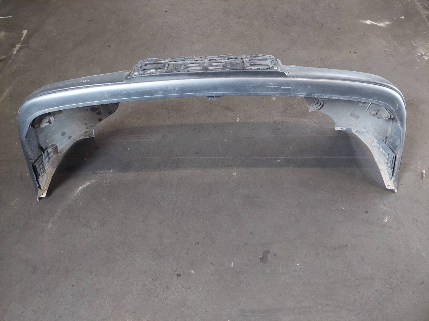 nárazník predok AUDI 80 B4 LY7P