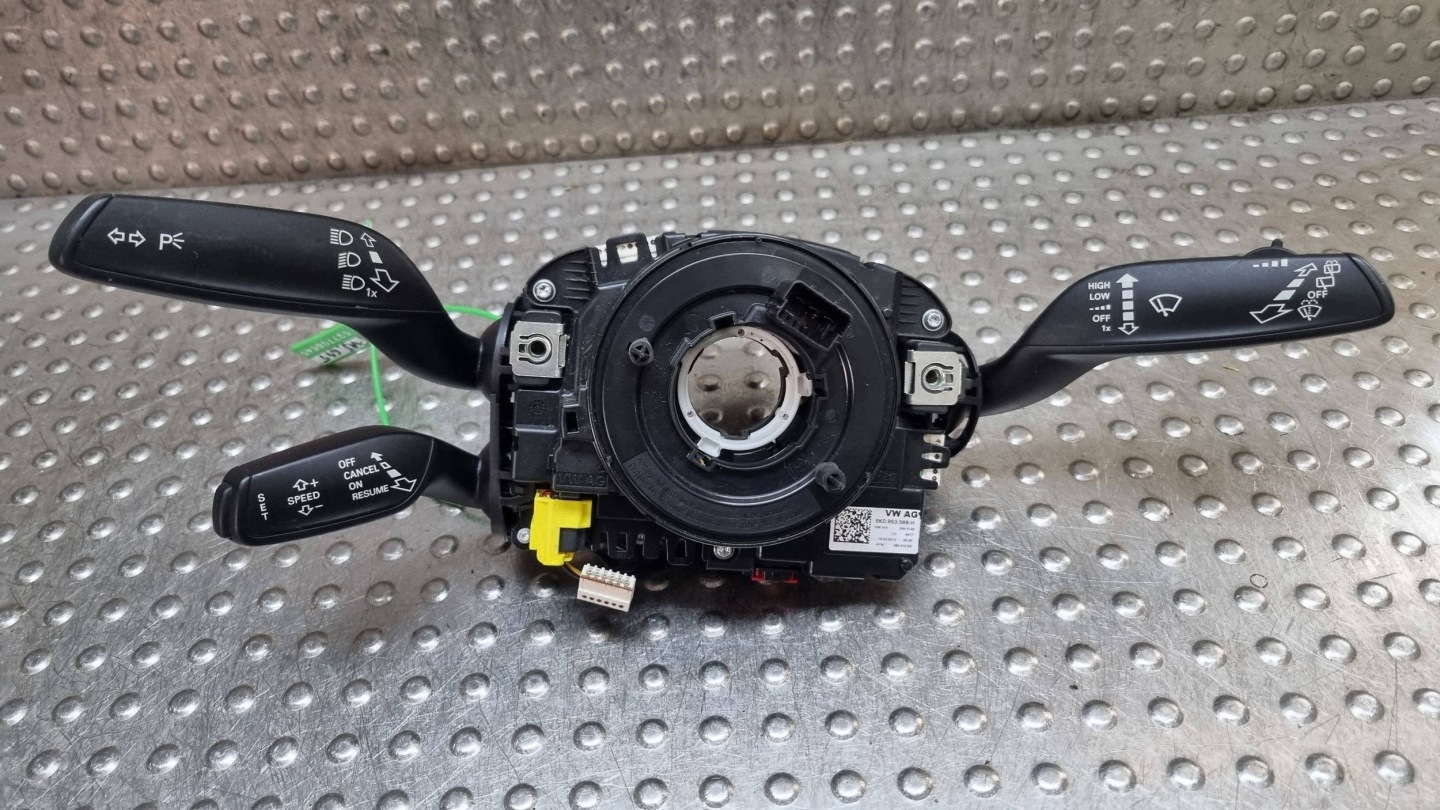 steering wheel levers and controls ring 8X0953501D 8X0953502B AUDI A1 8X 2010-2014