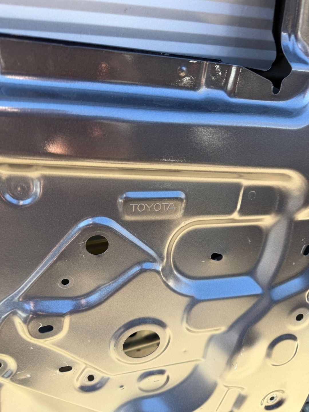 Toyota Yaris IV door front left front lewey 2020- xp210