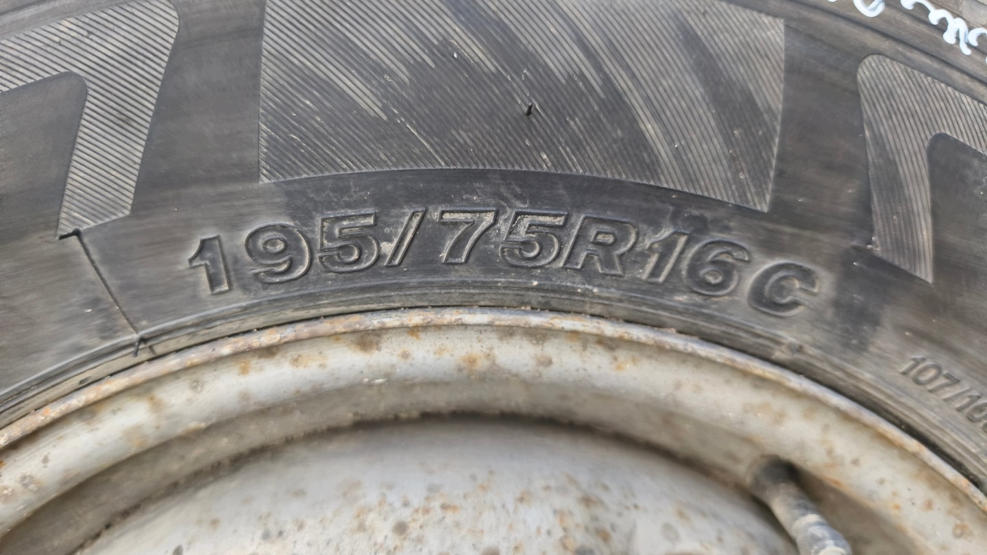 tyres discs 2x NISSAN CABSTAR FIRESTONE VANHAWK 2 195/75 R16
