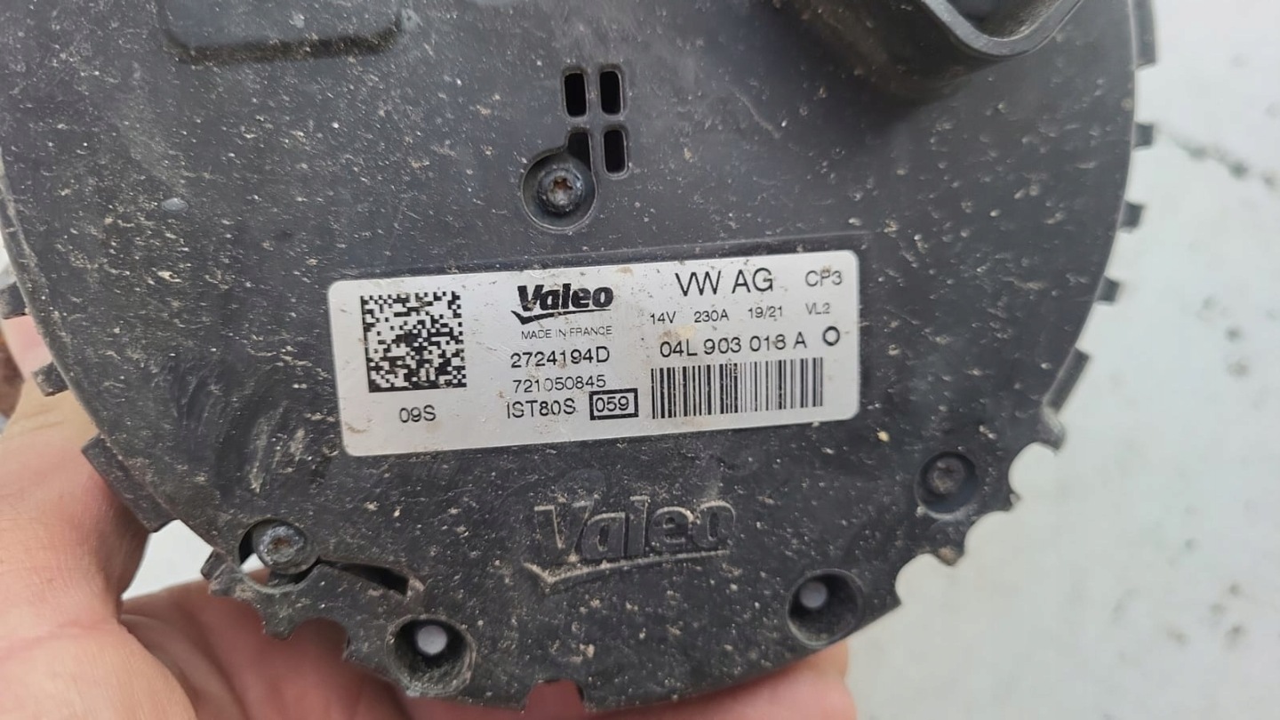VW SKODA AUDI alternator 04L903018A
