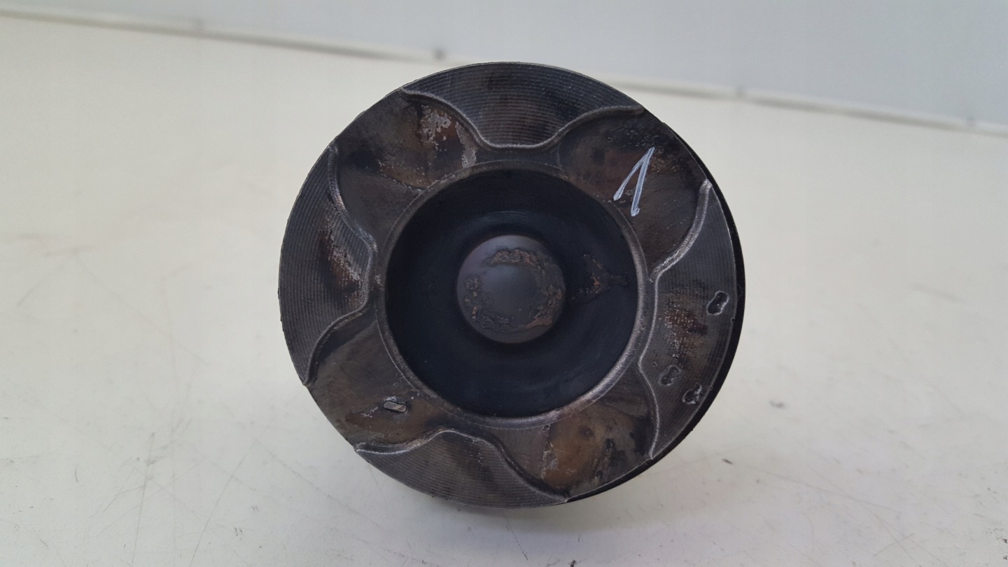 piston connecting rod Ford Focus MK2 1,6 TDCI