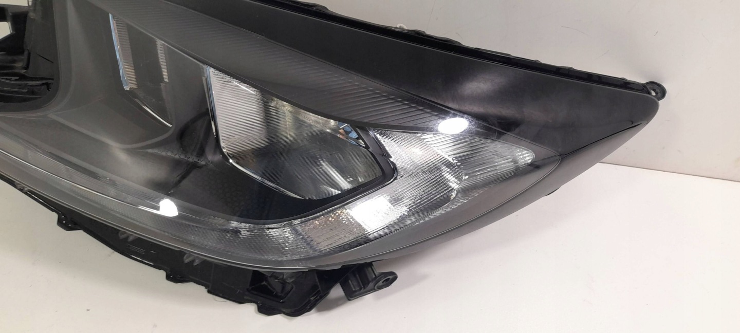 Toyota Aygo X 2024r Reflektor left 0180748 (R346)
