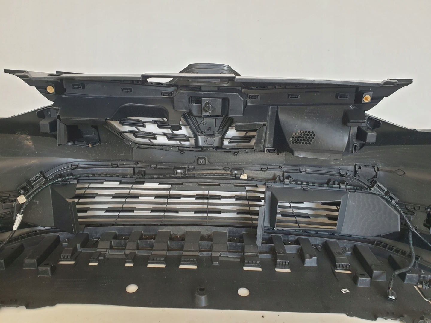 RENAULT TALIANT 21-> bumper front front grill cover 620229186R