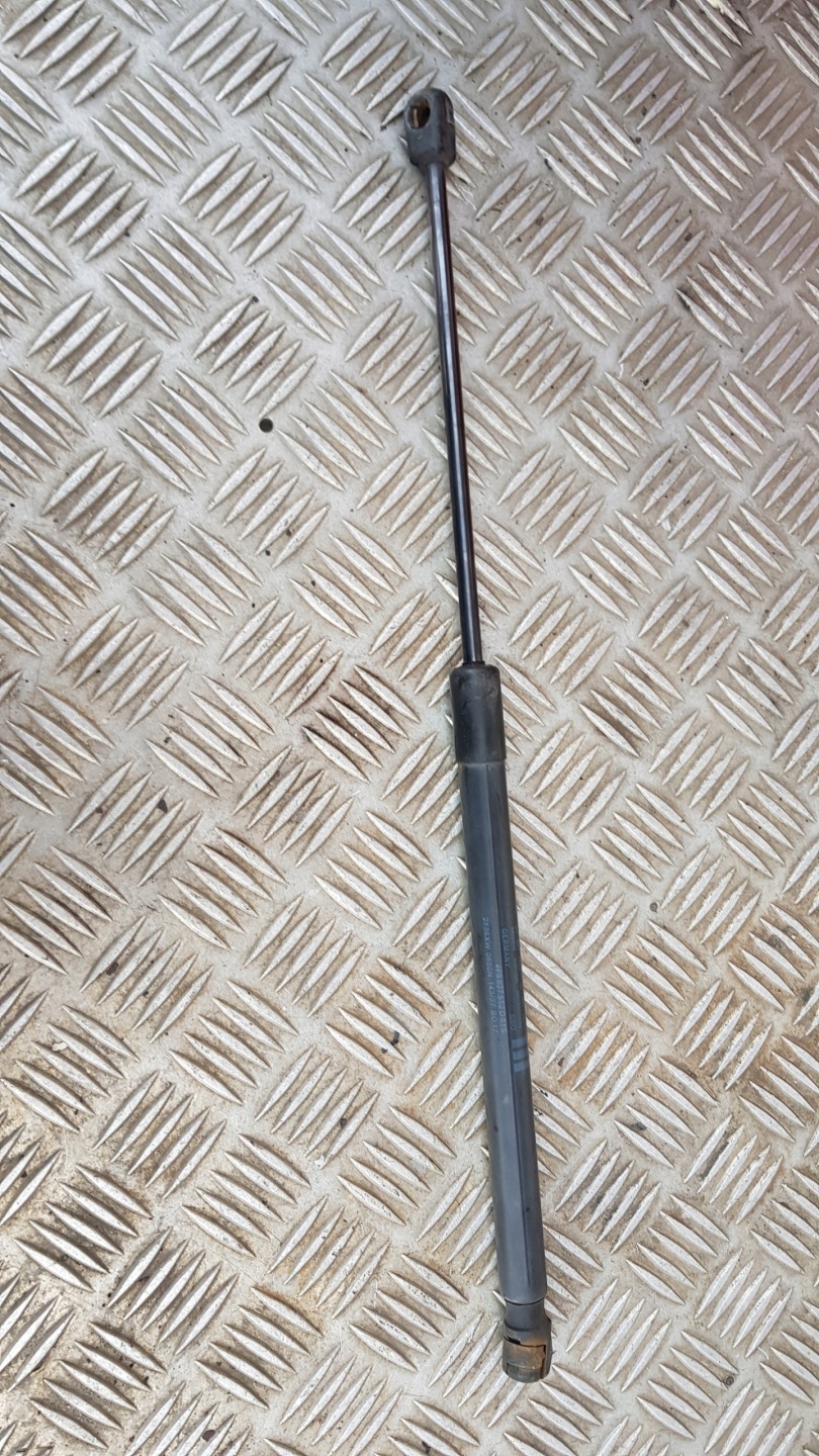 AUDI A6 C6 KOMBI TELESKOPY SILOWNIKI bonnet KOMBI