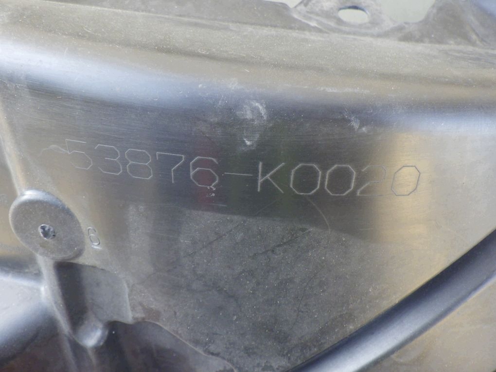 TOYOTA YARIS 4 IV 20- mudguard left front