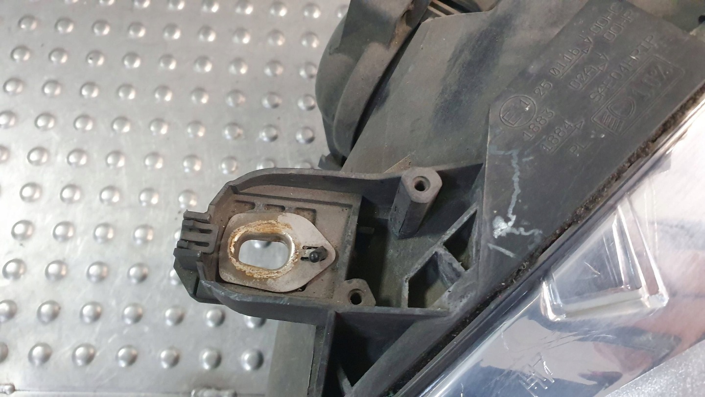 light front left MERCEDES B-KLASA W245 05- A1698201761