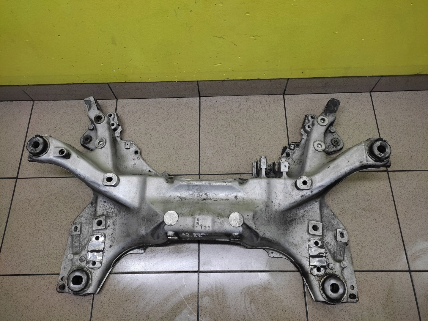 CITROEN C5 III 2.0 HDI subframe axle beam 9683554810