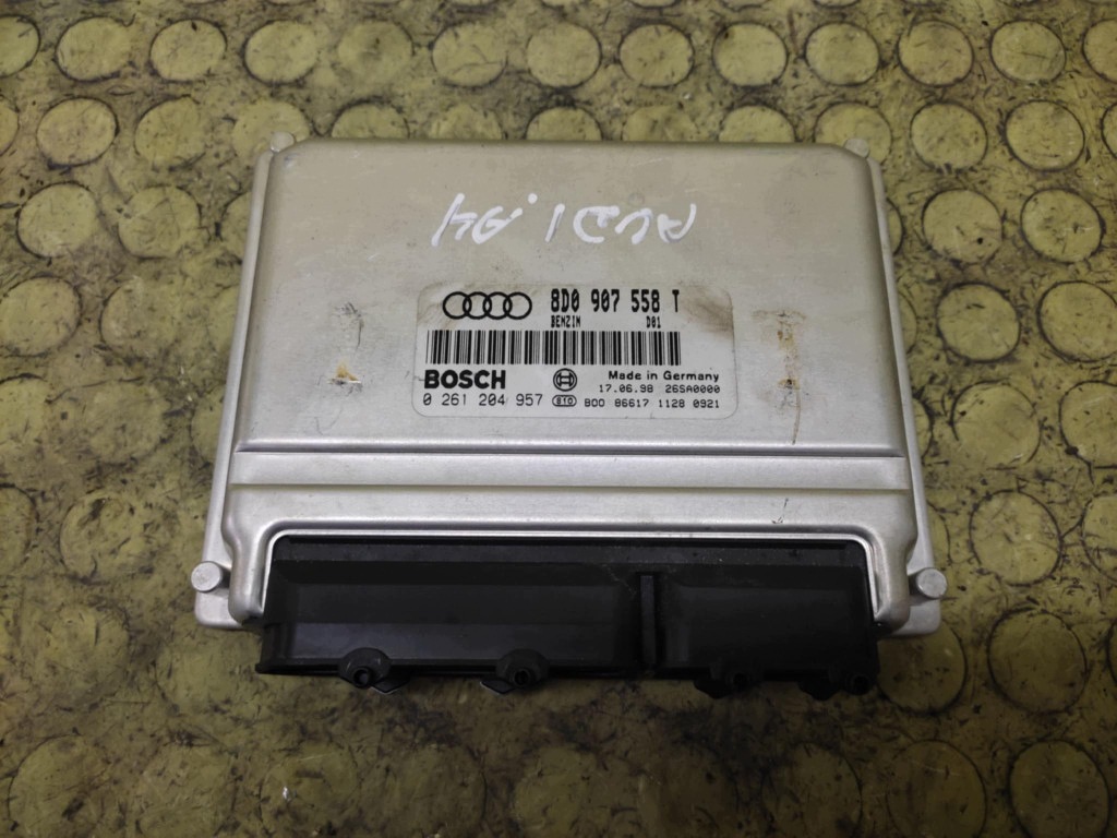 AUDI A4 B5 control unit of the engine 0261204957