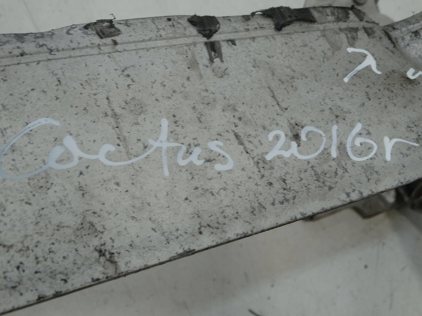 sider pillar below bumper front CITROEN C4 CACTUS 2016R. 9804370880