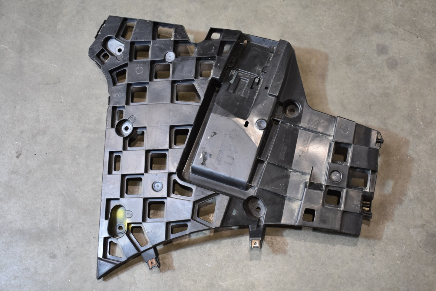 IDEALNE holder bumper bracket rear part rear left m-packet BMW X7 G07 1