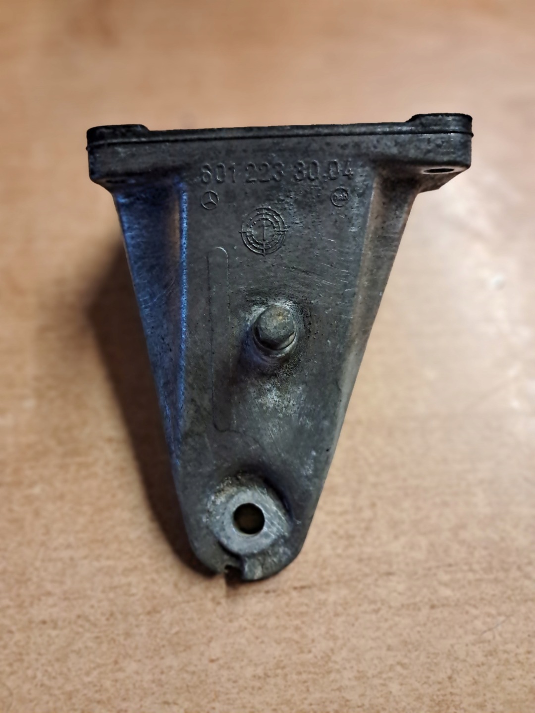 engine mount MERCEDES W124 2,5 6012233004