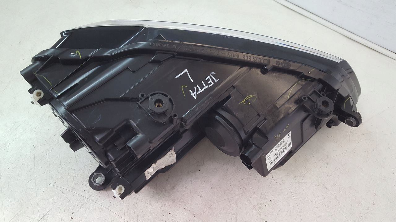 light front front left VW Jetta