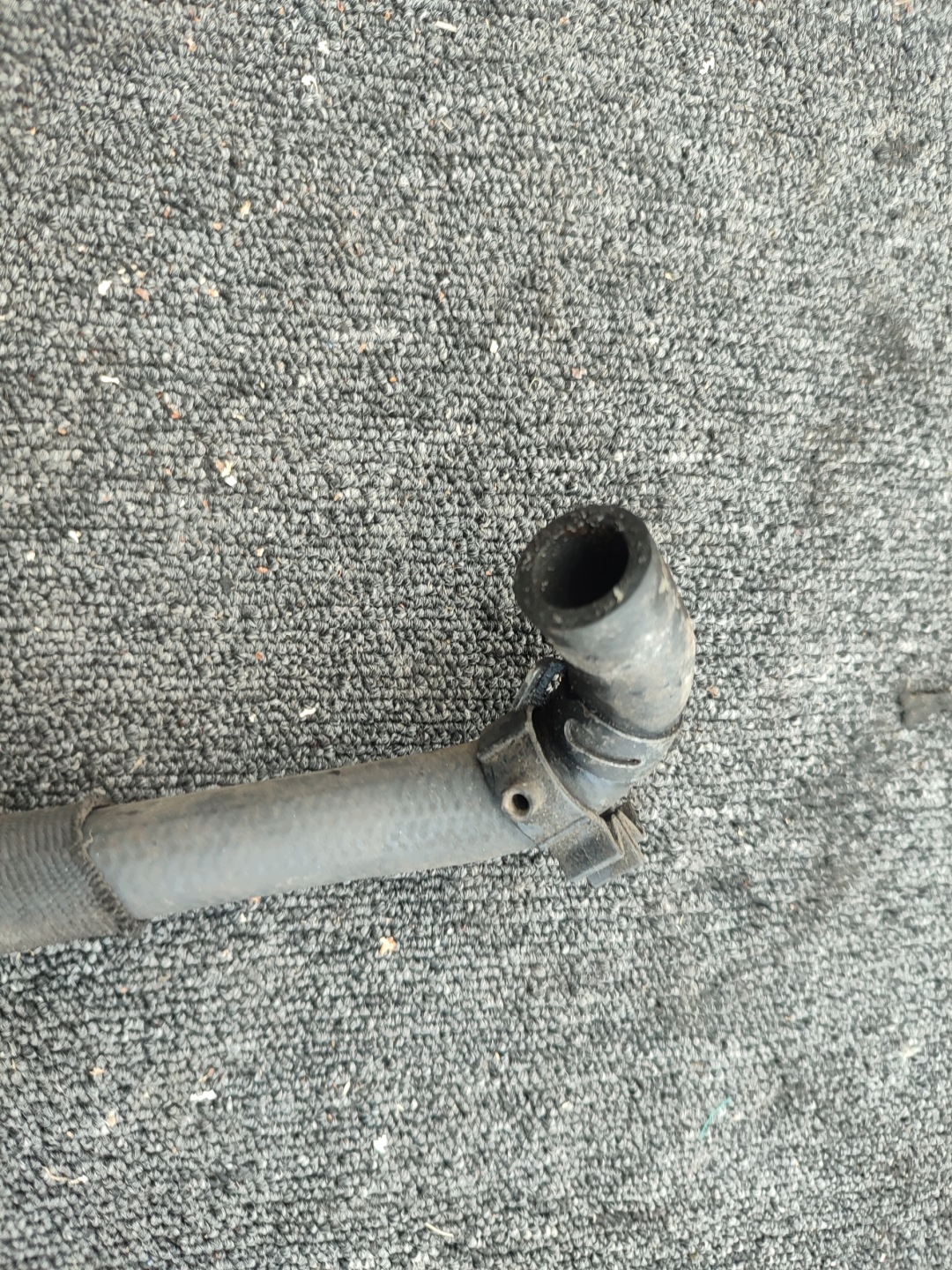 servoleitung servoschlauch VOLKSWAGEN T5 2.5 TDI 7H0422889J