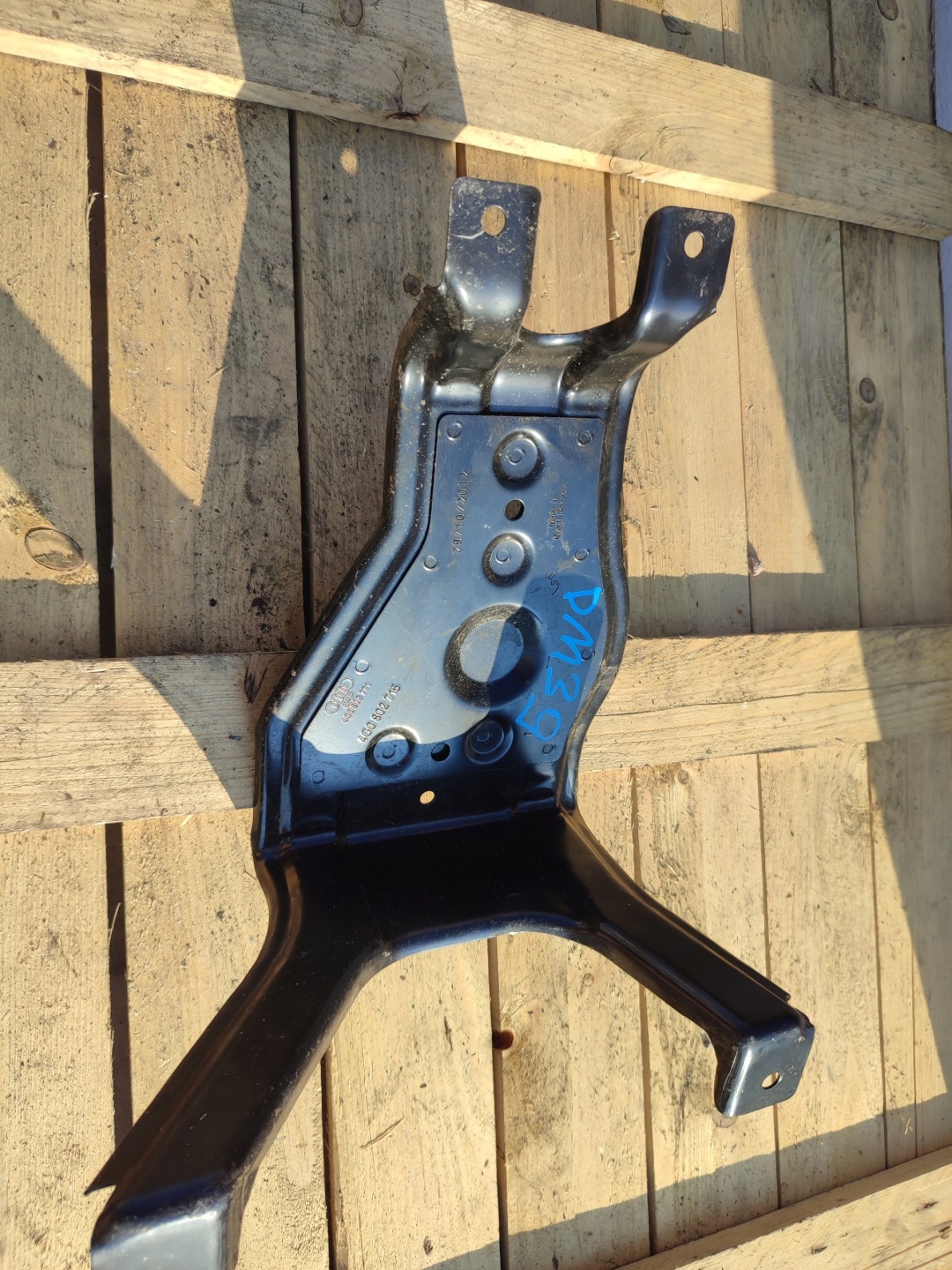 Console Roues de la roue de secours AUDI A6 C7 4G0802715