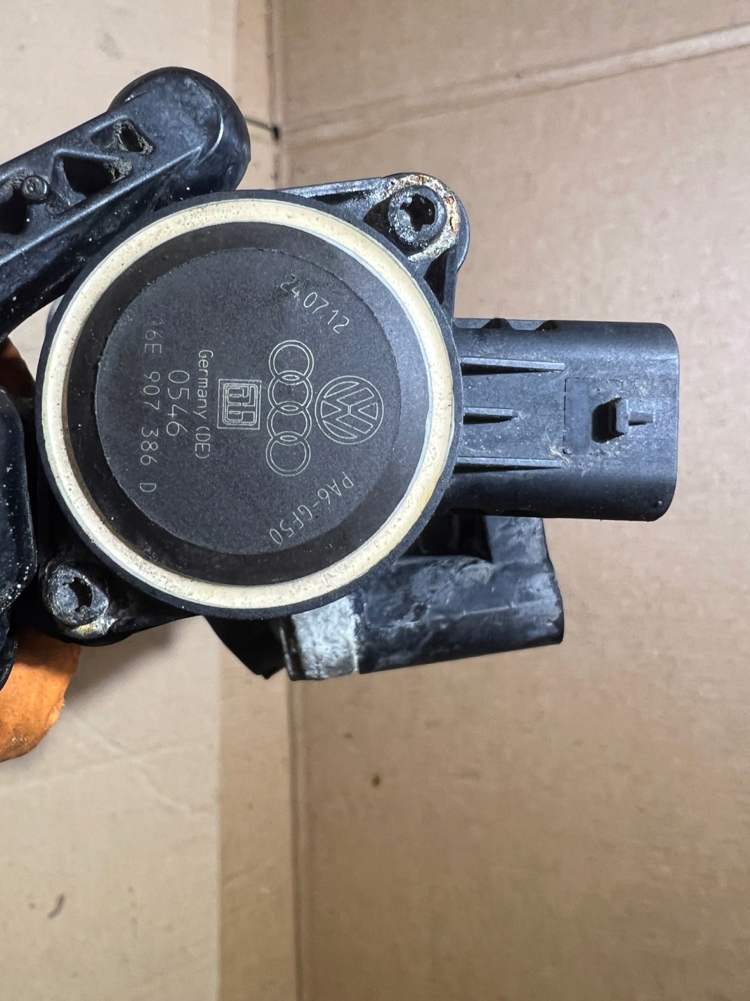 AUDI A8 D4 3.0 TFSI intake manifold right 06E133110AL