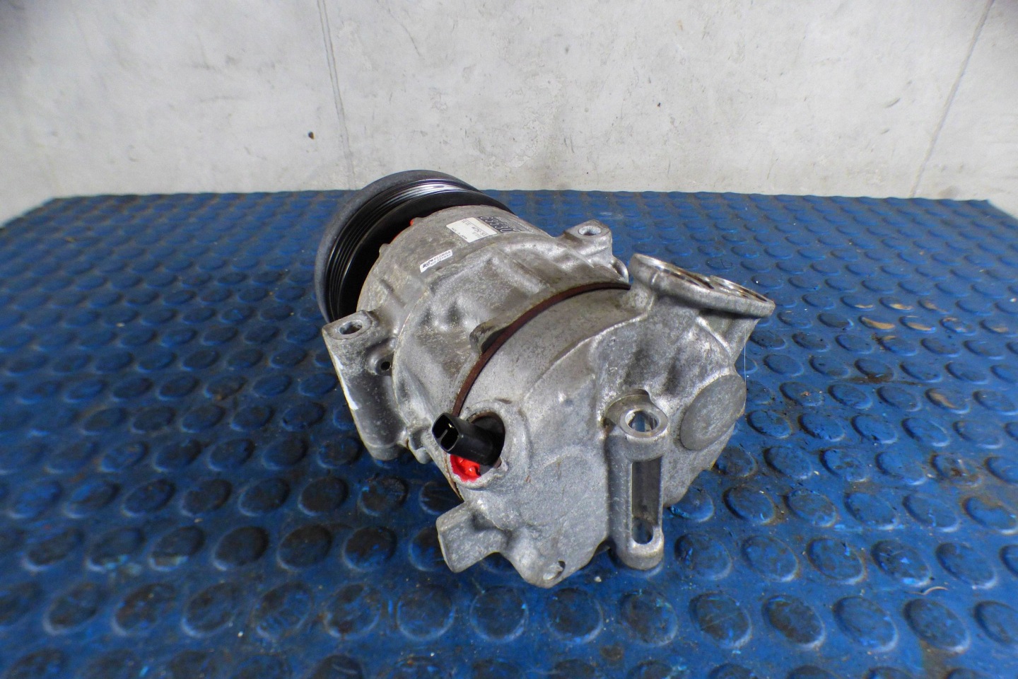 Opel Corsa E 1.4 B compressor; compressor of the air conditioning 39006353 st.BDB