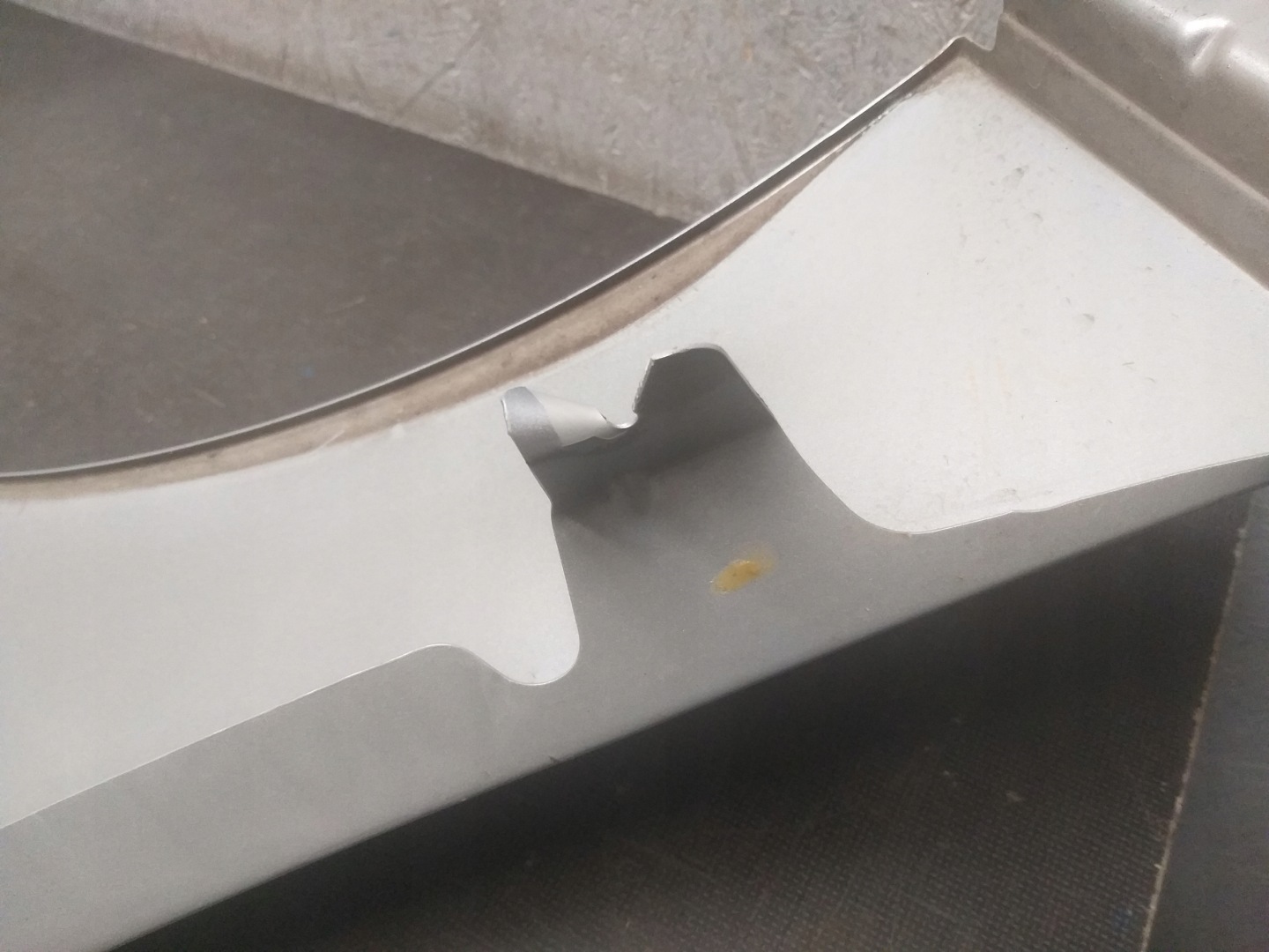 fender front left MERCEDES B KLASA W247