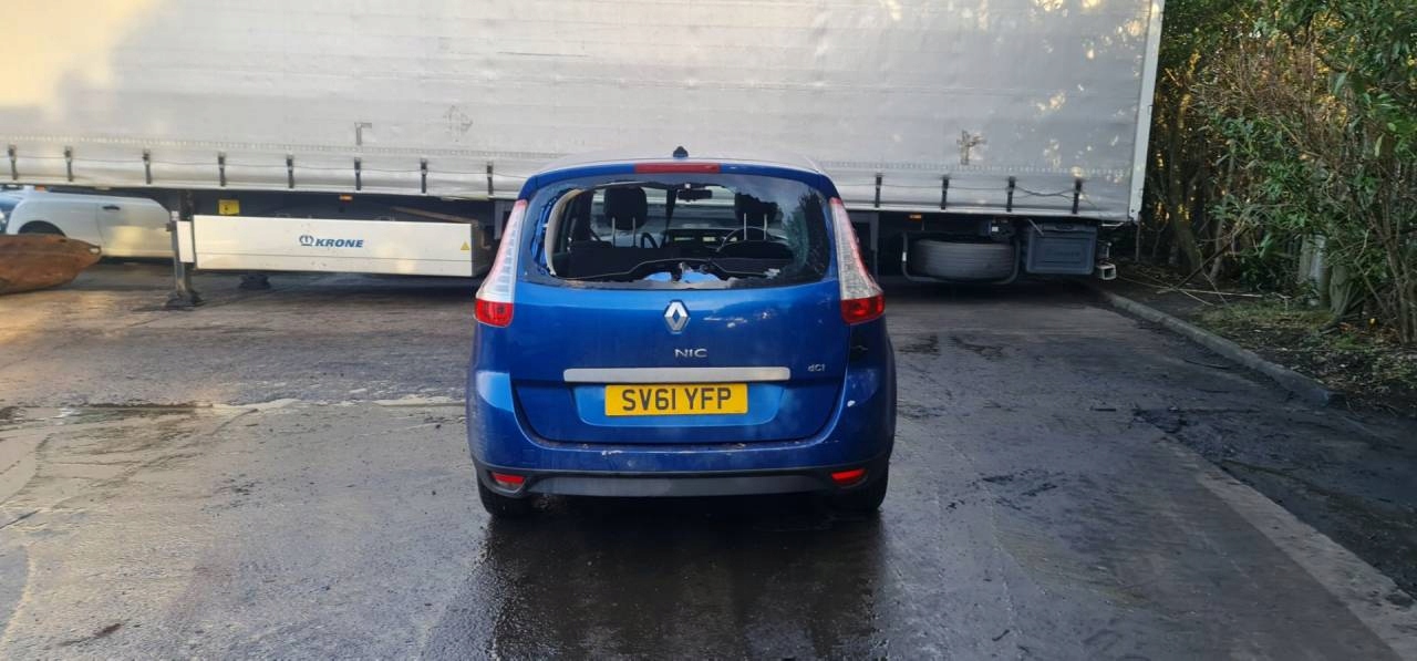 moulding bonnet Renault Grand Scenic 3 2011 848100006R
