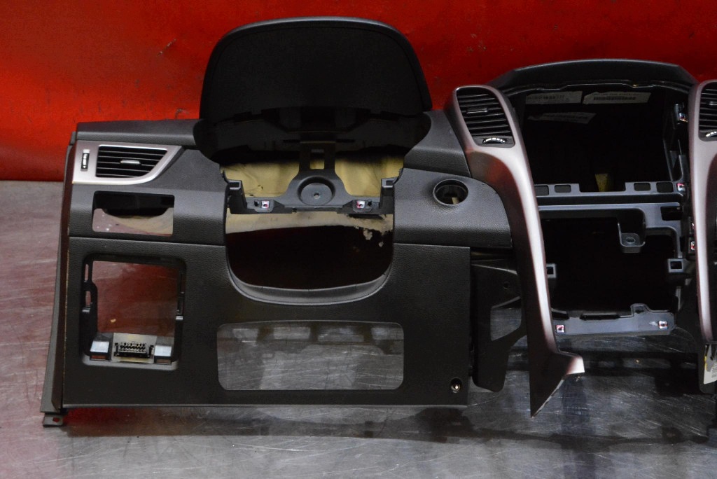 dashboard instrument panel console cockpit airbag EU HYUNDAI I30 2 II GD 12-15