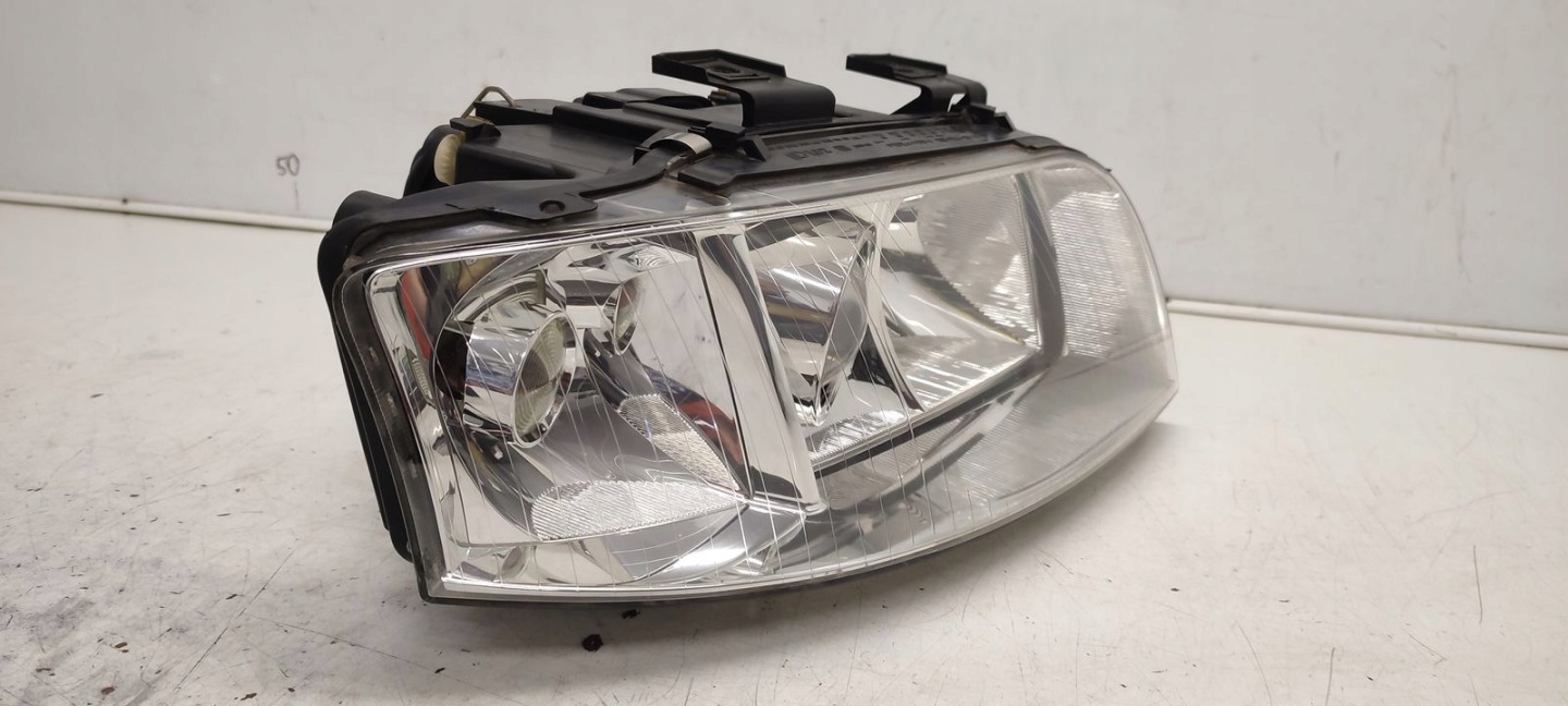 light front front right Audi A4 B6
