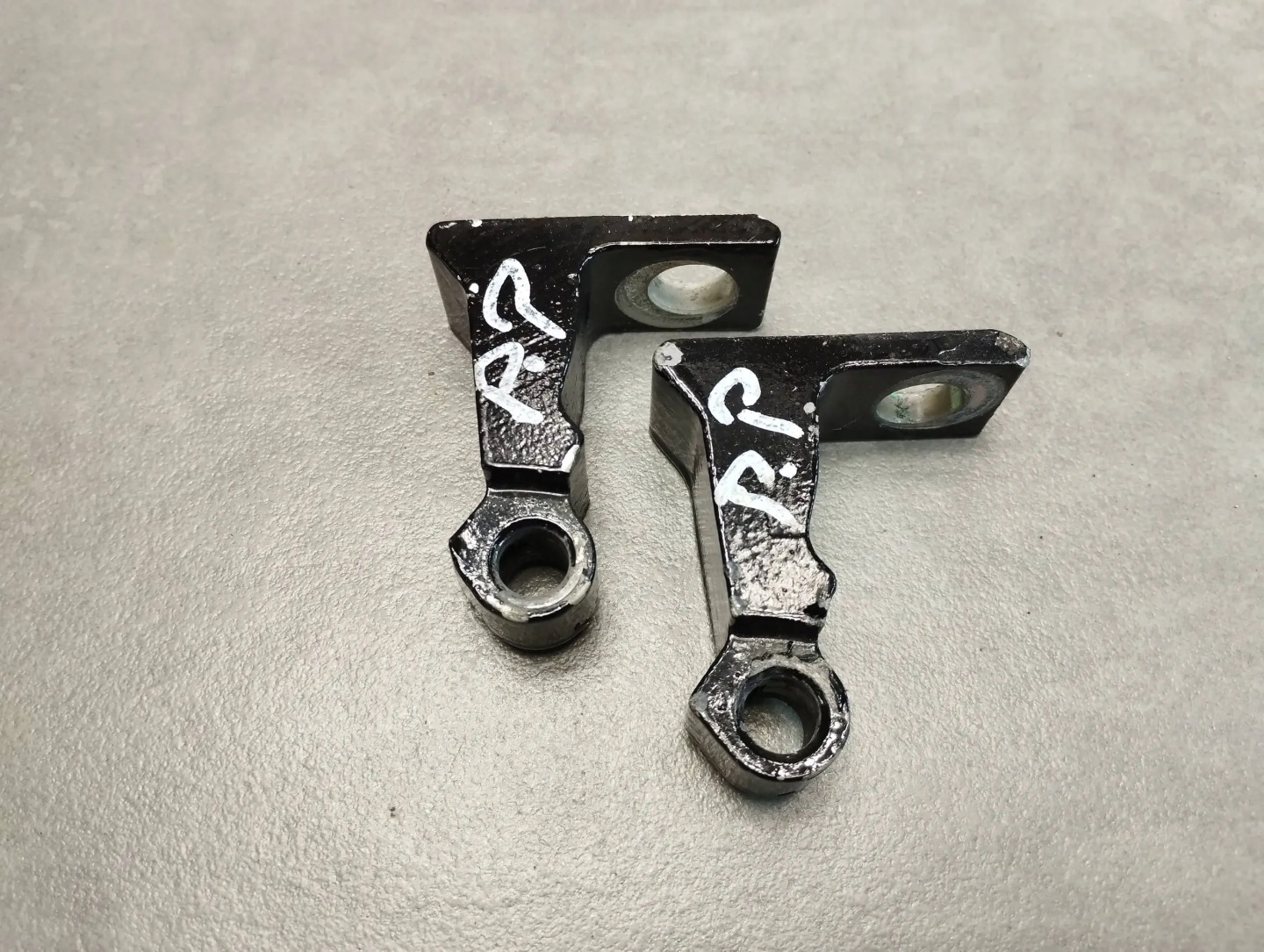 VW Golf VII hinges door right front 8K0831402D
