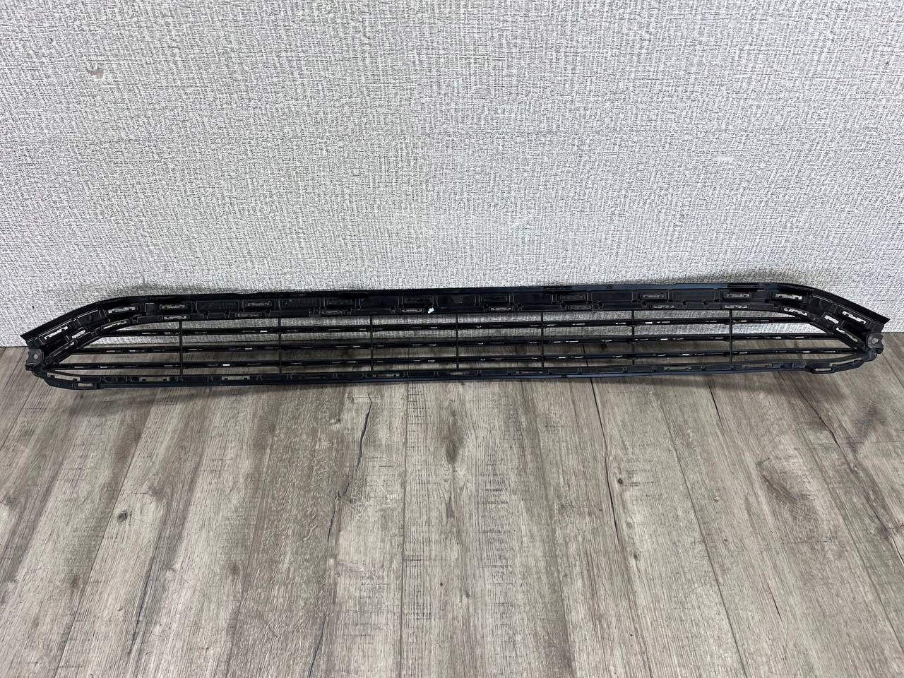 MERCEDES EQA H243 2021-> grid central of a bumper front A2438852104