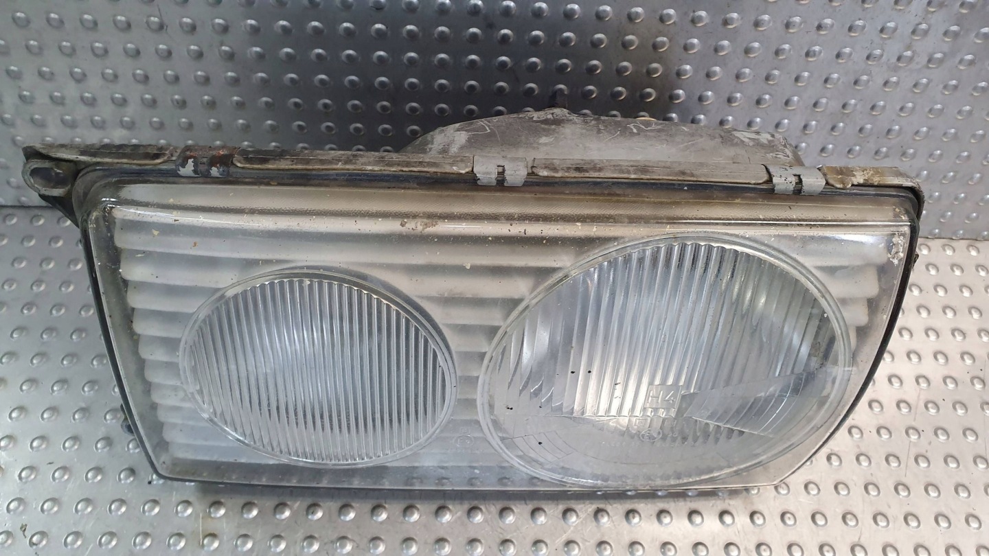 light front left MERCEDES W123 75