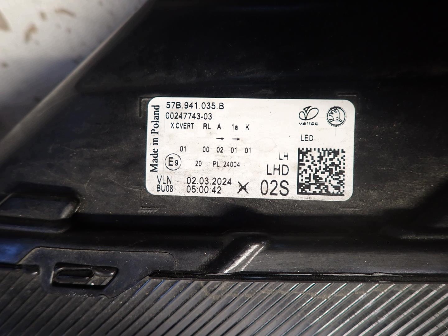 light front front left SKODA KAROQ LIFT 2021- FULL LED 57B941035B